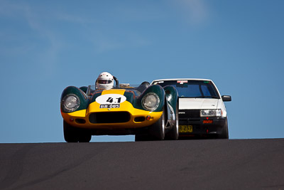41;1958-Lister-Jaguar-Knobbly-R;4-April-2010;Australia;BB085;Barry-Bates;Bathurst;FOSC;Festival-of-Sporting-Cars;Mt-Panorama;NSW;New-South-Wales;Regularity;auto;motorsport;racing;super-telephoto