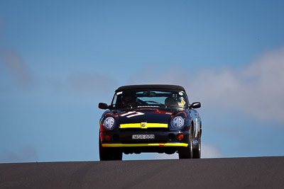 17;1995-MGR-V8;4-April-2010;Australia;Bathurst;FOSC;Festival-of-Sporting-Cars;MGR888;Mt-Panorama;NSW;New-South-Wales;Peter-Butler;Regularity;auto;motorsport;racing;super-telephoto