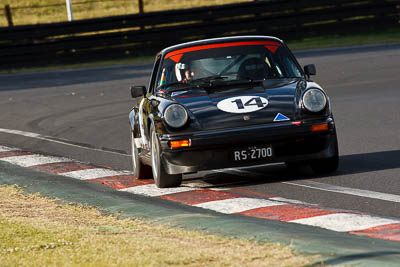14;1975-Porsche-911-Carrera;4-April-2010;Australia;Bathurst;FOSC;Festival-of-Sporting-Cars;Gregory-Thomson;Mt-Panorama;NSW;New-South-Wales;RS2700;Regularity;auto;motorsport;racing;super-telephoto