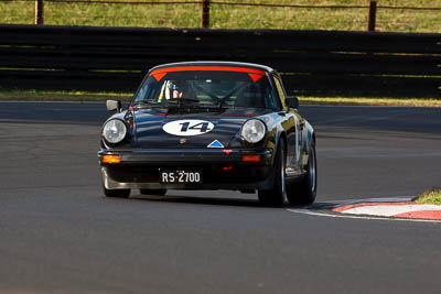 14;1975-Porsche-911-Carrera;4-April-2010;Australia;Bathurst;FOSC;Festival-of-Sporting-Cars;Gregory-Thomson;Mt-Panorama;NSW;New-South-Wales;Regularity;auto;motorsport;racing;super-telephoto
