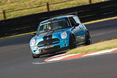 98;2002-Mini-Cooper-S;4-April-2010;Australia;Bathurst;FOSC;Festival-of-Sporting-Cars;MCS000;Mt-Panorama;NSW;New-South-Wales;Regularity;Tom-Browell;auto;motorsport;racing;super-telephoto