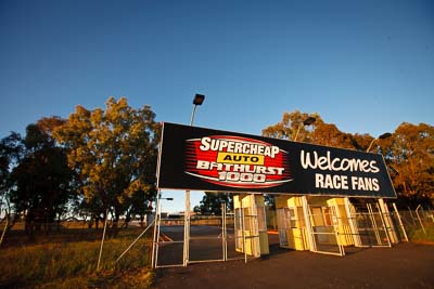 5-April-2010;Australia;Bathurst;FOSC;Festival-of-Sporting-Cars;Mt-Panorama;NSW;New-South-Wales;afternoon;atmosphere;auto;entrance;entry;gate;motorsport;racing;sky;wide-angle