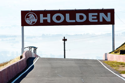 5-April-2010;Australia;Bathurst;FOSC;Festival-of-Sporting-Cars;Mt-Panorama;NSW;New-South-Wales;atmosphere;auto;circuit;morning;motorsport;racing;super-telephoto