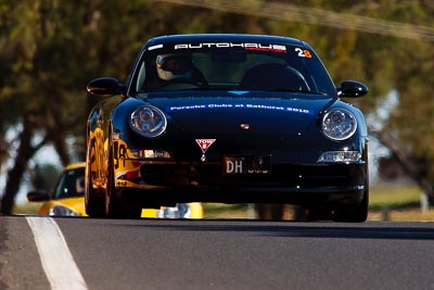 28;2005-Porsche-911-Carrera;5-April-2010;Australia;Bathurst;Daryl-Head;FOSC;Festival-of-Sporting-Cars;Mt-Panorama;NSW;New-South-Wales;Regularity;auto;motorsport;racing;super-telephoto