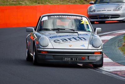 25;1986-Porsche-911-Carrera;5-April-2010;Australia;Bathurst;FOSC;Festival-of-Sporting-Cars;Mt-Panorama;NSW;New-South-Wales;Nick-Karnaros;Regularity;auto;motorsport;racing;super-telephoto