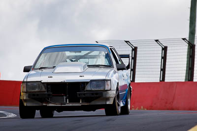 173;1985-Holden-Commodore;5-April-2010;Australia;Bathurst;FOSC;Festival-of-Sporting-Cars;Greg-Black;Mt-Panorama;NSW;New-South-Wales;Regularity;auto;motorsport;racing;super-telephoto