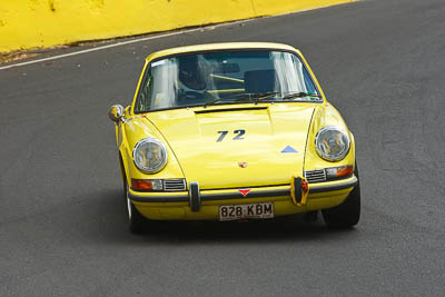 72;1972-Porsche-911-Classic;5-April-2010;828KBM;Australia;Bathurst;FOSC;Festival-of-Sporting-Cars;John-Walker;Mt-Panorama;NSW;New-South-Wales;Regularity;auto;motorsport;racing;telephoto