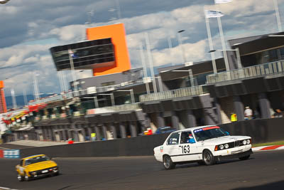 163;1982-BMW-E21-323i;5-April-2010;Australia;Bathurst;FOSC;Festival-of-Sporting-Cars;Mt-Panorama;NSW;New-South-Wales;Nigel-King;Regularity;auto;motorsport;racing;telephoto