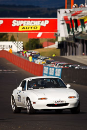 571;1990-Mazda-MX‒5;5-April-2010;Australia;Bathurst;FOSC;Festival-of-Sporting-Cars;Mazda-MX‒5;Mazda-MX5;Mazda-Miata;Mt-Panorama;NSW;New-South-Wales;Regularity;Robert-Gage;auto;motorsport;racing;super-telephoto