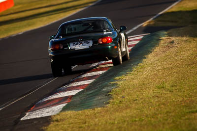 461;1998-Mazda-MX‒5;5-April-2010;Australia;Bathurst;FOSC;Festival-of-Sporting-Cars;Mazda-MX‒5;Mazda-MX5;Mazda-Miata;Mt-Panorama;NSW;New-South-Wales;Regularity;Stewart-Temesvary;auto;motorsport;racing;super-telephoto