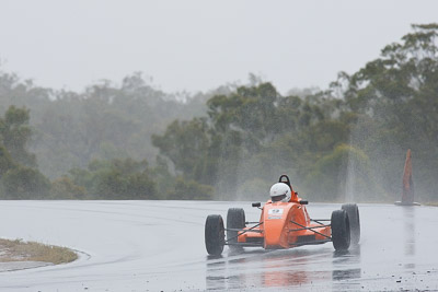 9;29-May-2010;Australia;Formula-Ford;Morgan-Park-Raceway;QLD;Queensland;Richard-Lihou;Van-Dieman-RF06;Warwick;auto;motorsport;racing;super-telephoto