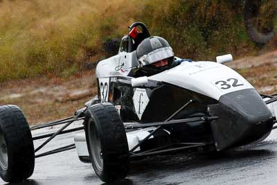 32;29-May-2010;Australia;Formula-Ford;Jon-Mills;Morgan-Park-Raceway;QLD;Queensland;Van-Dieman-RF04;Warwick;auto;motorsport;racing;super-telephoto