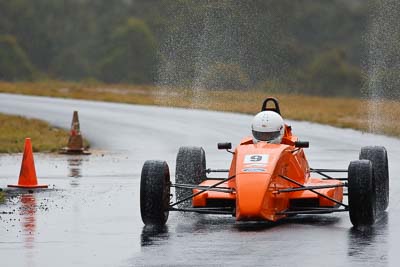 9;29-May-2010;Australia;Formula-Ford;Morgan-Park-Raceway;QLD;Queensland;Richard-Lihou;Van-Dieman-RF06;Warwick;auto;motorsport;racing;super-telephoto