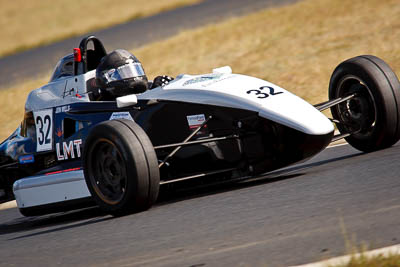 32;30-May-2010;Australia;Formula-Ford;Jon-Mills;Morgan-Park-Raceway;QLD;Queensland;Van-Dieman-RF04;Warwick;auto;motorsport;racing;super-telephoto