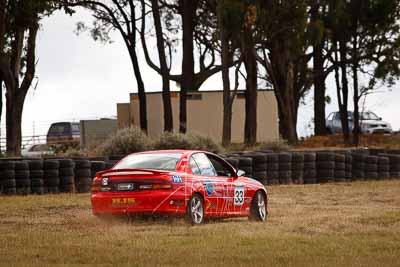 33;30-May-2010;Australia;Holden-Commodore-VT;Martin-Deckert;Morgan-Park-Raceway;QLD;Queensland;Saloon-Cars;Warwick;auto;motorsport;racing;super-telephoto