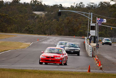 33;30-May-2010;Australia;Holden-Commodore-VT;Martin-Deckert;Morgan-Park-Raceway;QLD;Queensland;Saloon-Cars;Warwick;auto;motorsport;racing;super-telephoto