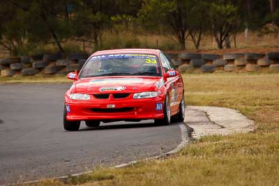 33;30-May-2010;Australia;Holden-Commodore-VT;Martin-Deckert;Morgan-Park-Raceway;QLD;Queensland;Saloon-Cars;Warwick;auto;motorsport;racing;super-telephoto