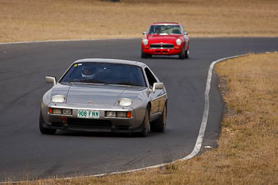 84;1984-Porsche-928S;24-July-2010;908FNN;Australia;Morgan-Park-Raceway;QLD;Queensland;Sean-Conway;Warwick;auto;motorsport;racing;super-telephoto