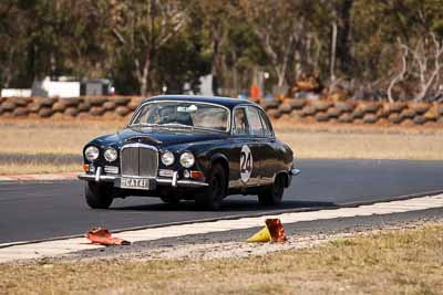 24;1968-Jaguar-420;25-July-2010;Australia;Graham-Hein;Morgan-Park-Raceway;QLD;Queensland;Warwick;auto;motorsport;racing;super-telephoto