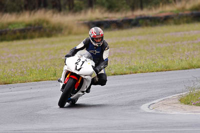 21;25-September-2010;Australia;Craig-Alick;Morgan-Park-Raceway;QLD;Queensland;Warwick;Yamaha-R6;auto;motorbike;motorsport;racing;super-telephoto