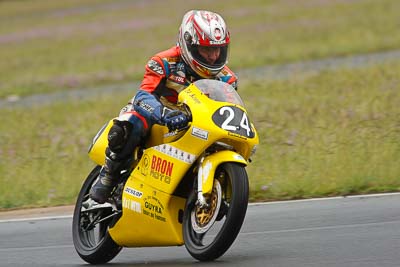 24;25-September-2010;Australia;Honda-RS;Ken-Croucher;Morgan-Park-Raceway;QLD;Queensland;Warwick;auto;motorbike;motorsport;racing;super-telephoto