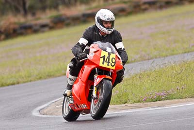 149;25-September-2010;Australia;Honda-VFR;Morgan-Park-Raceway;QLD;Queensland;Richard-Ewer;Warwick;auto;motorbike;motorsport;racing;super-telephoto