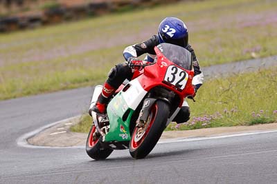 32;25-September-2010;Australia;Ducati;Morgan-Park-Raceway;Pete-Smith;QLD;Queensland;Warwick;auto;motorbike;motorsport;racing;super-telephoto