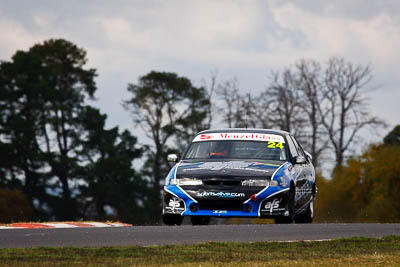 24;22-April-2011;24;Australia;Bathurst;Bathurst-Motor-Festival;Commodore-Cup;David-Russell;Holden-Commodore-VS;Mt-Panorama;NSW;New-South-Wales;Tony-Bates;auto;motorsport;racing;super-telephoto