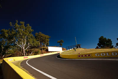 23-April-2011;Australia;Bathurst;Bathurst-Motor-Festival;Mt-Panorama;NSW;New-South-Wales;The-Dipper;atmosphere;auto;circuit;fence;motorsport;racing;scenery;sky;wide-angle