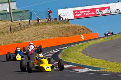 19;19;23-April-2011;Australia;Bathurst;Bathurst-Motor-Festival;Formula-Ford;Mt-Panorama;NSW;New-South-Wales;Open-Wheeler;Peter-Grant;Van-Diemen-RF86;auto;motorsport;racing