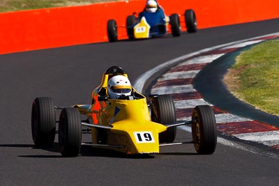 19;19;23-April-2011;Australia;Bathurst;Bathurst-Motor-Festival;Formula-Ford;Mt-Panorama;NSW;New-South-Wales;Open-Wheeler;Peter-Grant;Van-Diemen-RF86;auto;motorsport;racing