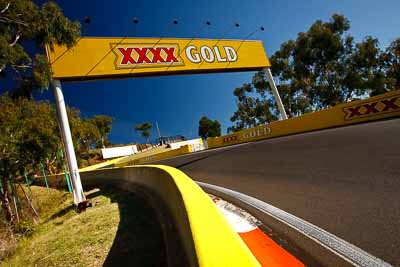 23-April-2011;Australia;Bathurst;Bathurst-Motor-Festival;Mt-Panorama;NSW;New-South-Wales;The-Dipper;atmosphere;auto;circuit;fence;motorsport;racing;scenery;sky;wide-angle