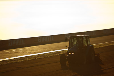 24-April-2011;Australia;Bathurst;Bathurst-Motor-Festival;McPhillamy-Park;Mt-Panorama;NSW;New-South-Wales;atmosphere;auto;fog;morning;motorsport;racing;sand-trap;scenery;sky;sun;tractor