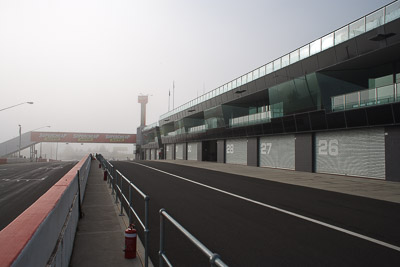 24-April-2011;28mm;Australia;Bathurst;Bathurst-Motor-Festival;Mt-Panorama;NSW;New-South-Wales;atmosphere;auto;building;fog;morning;motorsport;pitlane;racing;scenery;wide-angle