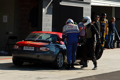 11;11;24-April-2011;Australia;Bathurst;Bathurst-Motor-Festival;Chris-Gough;Ken-James;Mazda-MX‒5;Mazda-MX5;Mazda-Miata;Mt-Panorama;NSW;New-South-Wales;Production-Sports-Cars;atmosphere;auto;motorsport;pitlane;racing