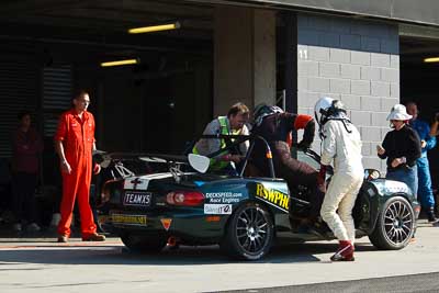 98;24-April-2011;Australia;Bathurst;Bathurst-Motor-Festival;Matilda-Mravicic;Mazda-MX‒5-SP;Mazda-MX5;Mazda-Miata;Mt-Panorama;NSW;New-South-Wales;Nick-Martinenko;Production-Sports-Cars;Russell-Windebank;atmosphere;auto;motorsport;pitlane;racing