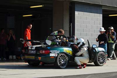 98;24-April-2011;Australia;Bathurst;Bathurst-Motor-Festival;Matilda-Mravicic;Mazda-MX‒5-SP;Mazda-MX5;Mazda-Miata;Mt-Panorama;NSW;New-South-Wales;Nick-Martinenko;Production-Sports-Cars;Russell-Windebank;atmosphere;auto;motorsport;pitlane;racing