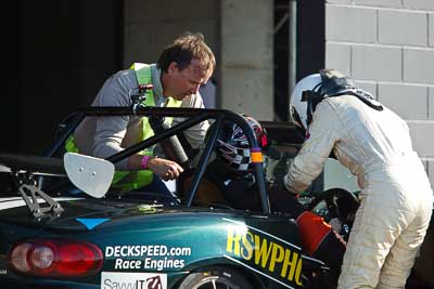 98;24-April-2011;Australia;Bathurst;Bathurst-Motor-Festival;Matilda-Mravicic;Mazda-MX‒5-SP;Mazda-MX5;Mazda-Miata;Mt-Panorama;NSW;New-South-Wales;Nick-Martinenko;Production-Sports-Cars;Russell-Windebank;atmosphere;auto;motorsport;pitlane;racing