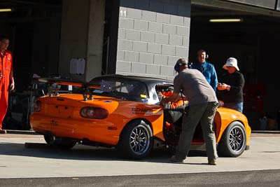 92;24-April-2011;92;Australia;Bathurst;Bathurst-Motor-Festival;Chris-Tonna;Mazda-MX‒5-SP;Mazda-MX5;Mazda-Miata;Mt-Panorama;NSW;New-South-Wales;Production-Sports-Cars;atmosphere;auto;motorsport;pitlane;racing