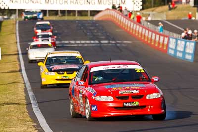 33;24-April-2011;33;Australia;Bathurst;Bathurst-Motor-Festival;Holden-Commodore-VT;Martin-Deckert;Mt-Panorama;NSW;New-South-Wales;Saloon-Cars;auto;motorsport;racing;super-telephoto