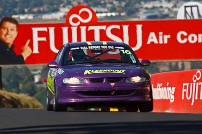 16;16;24-February-2012;Australia;Bathurst;Bathurst-12-Hour;Harley-Phelan;Holden-Commodore-VT;Mt-Panorama;NSW;New-South-Wales;Saloon-Cars;auto;endurance;motorsport;racing;super-telephoto