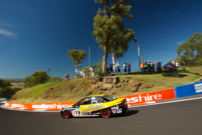 19;19;25-February-2012;Australia;Bathurst;Bathurst-12-Hour;Holden-Commodore-VT;Mt-Panorama;NSW;Nathan-Callaghan;New-South-Wales;Saloon-Cars;auto;endurance;motorsport;racing;wide-angle