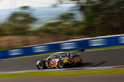 5;5;9-February-2013;Australia;Bathurst;Bathurst-12-Hour;Grand-Tourer;Klark-Quinn;Mt-Panorama;NSW;New-South-Wales;Porsche-911-GT3-R-997;Shane-Van-Gisbergen;The-Esses;Tony-Quinn;VIP-Petfoods;auto;endurance;motion-blur;motorsport;racing;telephoto