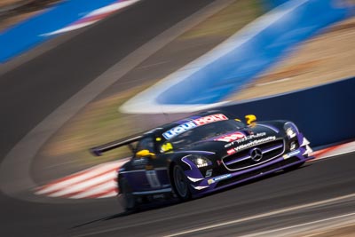 1;1;9-February-2014;Australia;Bathurst;Bathurst-12-Hour;Bernd-Schneider;Erebus-Motorsport;Erebus-Racing;Maro-Engel;Mercedes‒Benz-SLS-AMG-GT3;NSW;New-South-Wales;Nico-Bastian;auto;endurance;motion-blur;motorsport;racing;super-telephoto