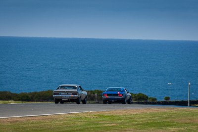 69;99;25-November-2018;69;99;Australia;Ford-Mustang-Boss-302;Historic-Touring-Cars;Island-Magic;Les-Walmsley;Michael-Miceli;Phillip-Island;Valiant-Charger-RT;Victoria;auto;motorsport;racing;super-telephoto