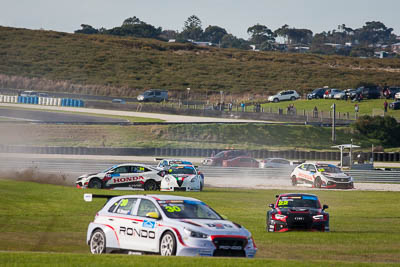 24;50;9;24;50;9;9-June-2019;Alfa-Romeo-Giulietta-Veloce;Ashley-Seward-Motorsport;Australia;Australian-TCR;Dylan-OKeeffe;Honda-Civic-Type-R;John-Martin;Phillip-Island;Shannons-Nationals;Tony-DAlberto;Victoria;Wall-Racing;auto;motorsport;racing;super-telephoto